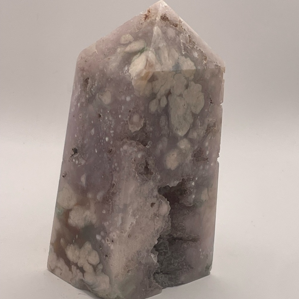Flower agate tower